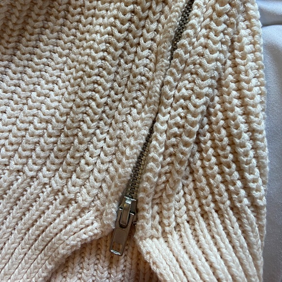 H&M Knit Sweater - Picture 5 of 5